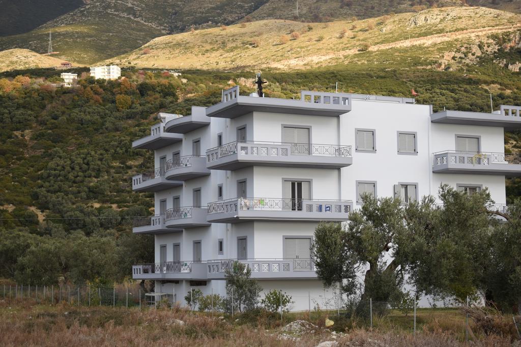 Vila Hadhri Borsh Esterno foto