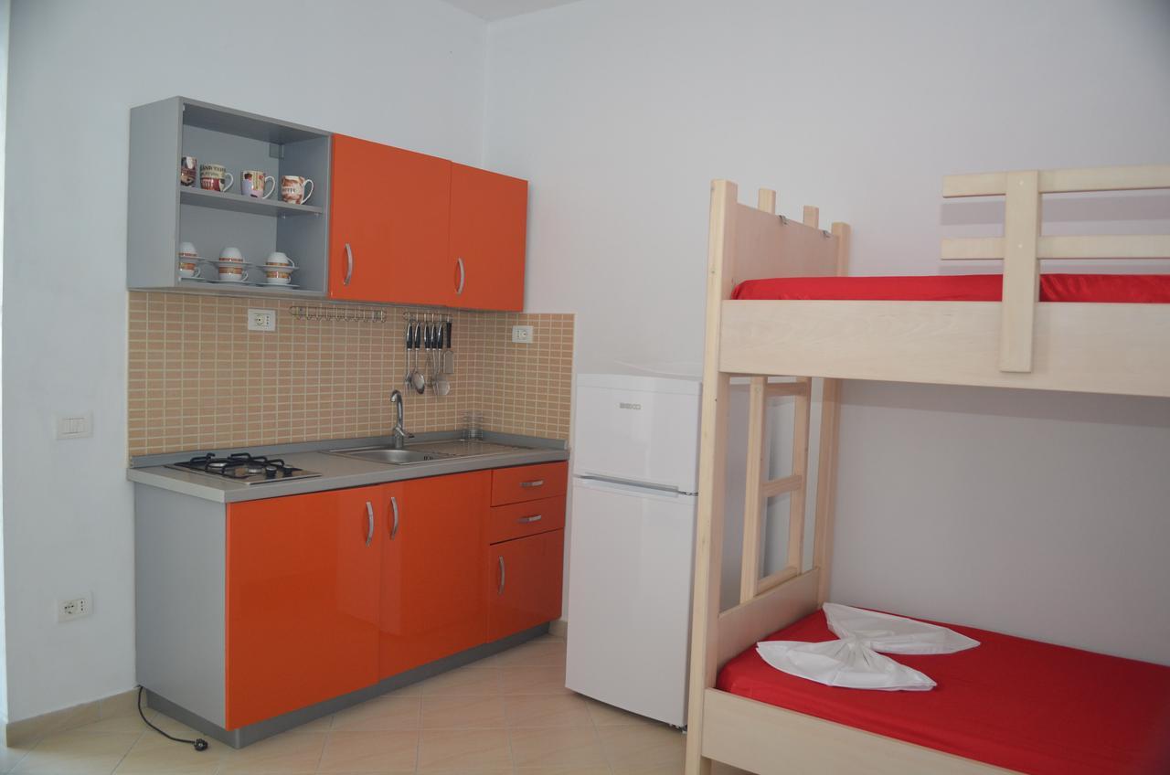 Vila Hadhri Borsh Esterno foto