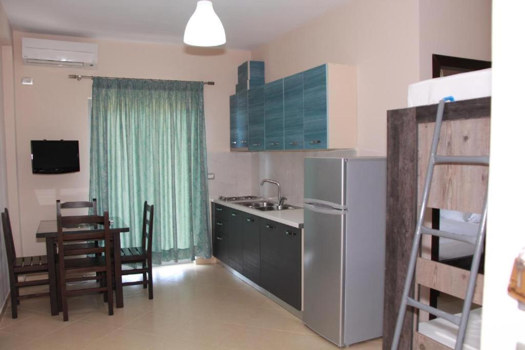 Vila Hadhri Borsh Esterno foto