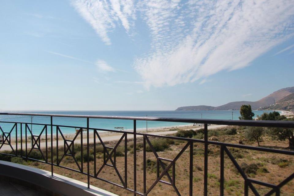 Vila Hadhri Borsh Esterno foto